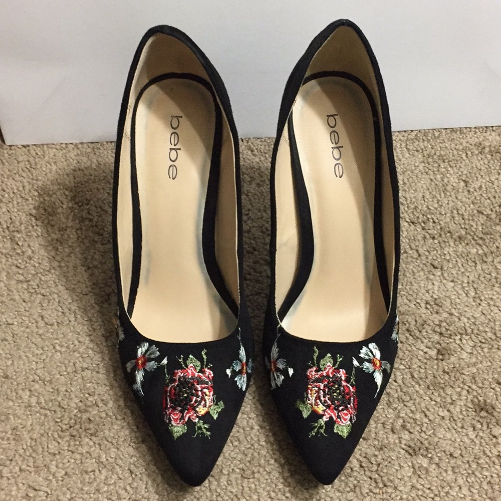 BEBE SUEDE FLOWER HIGH HELLS